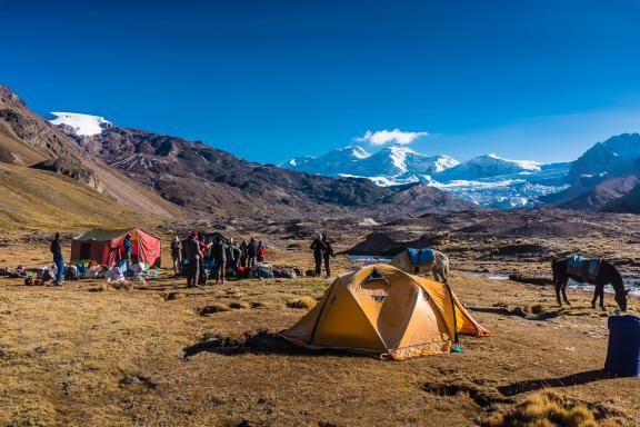 Camp au pied du col du Jarihunanaco pendant le trek de l’Ausangate au Pérou