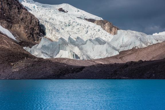 Camp à Huayrurumicocha au pied du Jarihunanaco pendant le trek de l’Ausangate au Pérou