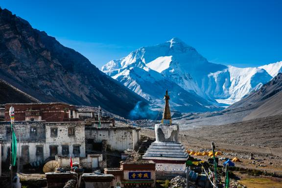 Monastère de Rongbuk près du camp de base de l’Everest au Tibet en Chine
