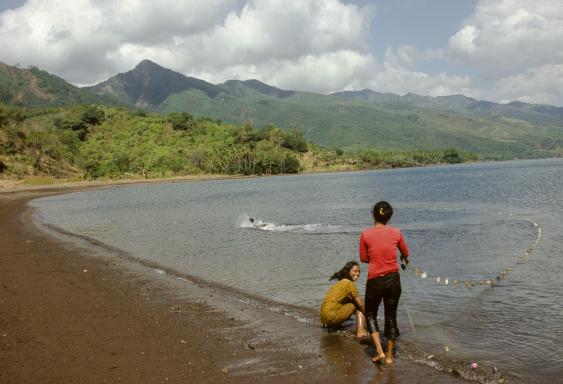 Découverte de la pêche au filet aux environs de Larantuka tout à l'est de Flores