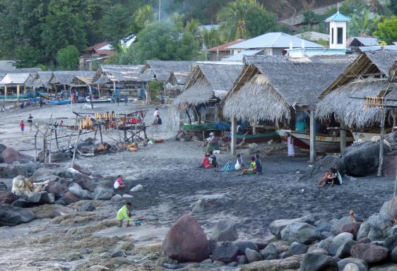 Trek vers le village de Lamalera et ses pêcheurs sur l'île de Lembata
