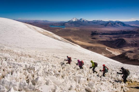 Ascension du volcan actif le Guallatire à 6100 m au Chili