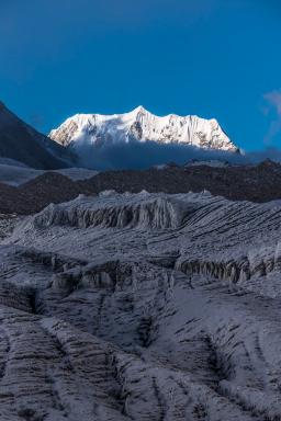 Du Langtang au Rolwaling via le Tilman Pass à 5 300 m