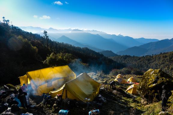 Le camp Bakhim Kharka à 3250 m dans la région du Makalu au Népal
