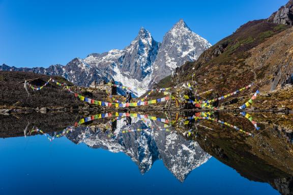 Kalo Pokhari sur la Shipton trail dans la région du Makalu au Népal