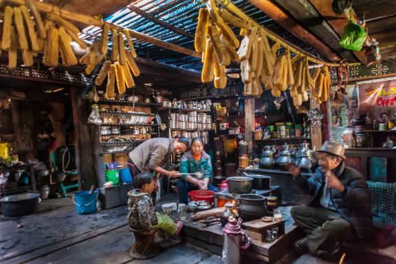 Village de Olangchungola au pied du Lumbasumba entre Makalu et Kangchenjuga au Népal