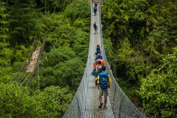 Entre Jagat et Dyang sur le tour du Manaslu au Népal