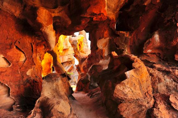 Trek vers des formations rocheuses aux montagnes du Cederberg