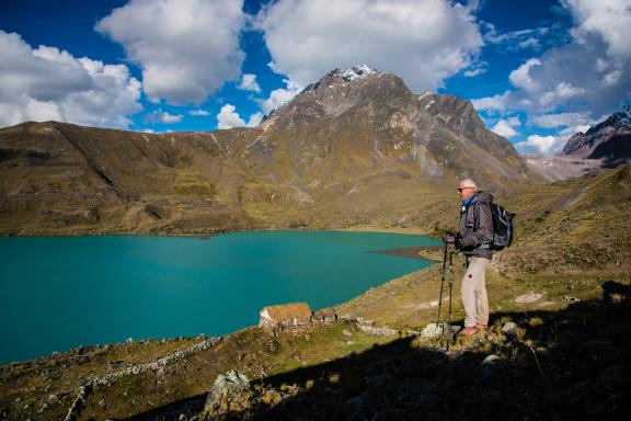 Laguna Singrenacocha pendant le trek de l’Ausangate au Pérou