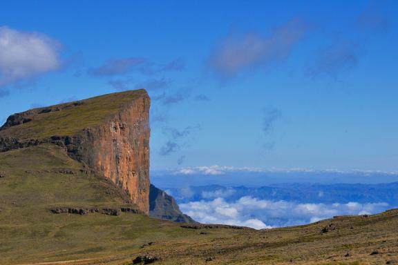 Trekking et pointe rocheuse au Drakensberg
