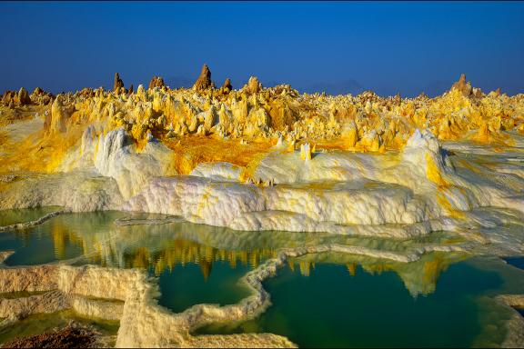 Contemplation du paysage du Dallol  près d'Ahmed Ela