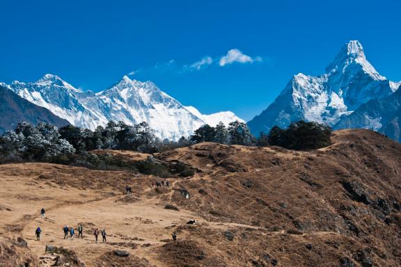 L’Everest et l’Amadablam depuis Kumjung dans la région de l’Everest au Népal