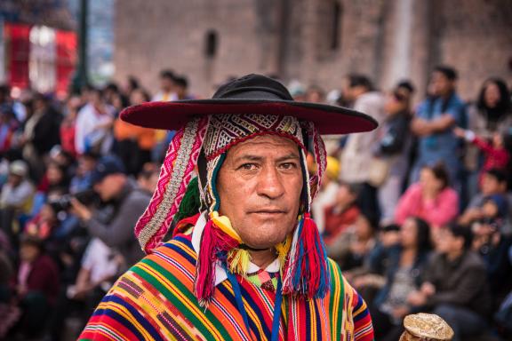 Place d’Armes de Cusco pendant le Corpus Christi au Pérou