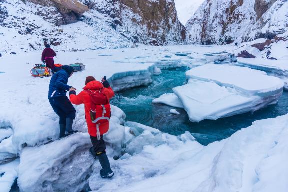 Chadar, le trek sur la rivière gelée au Ladakh Zanskar en Inde