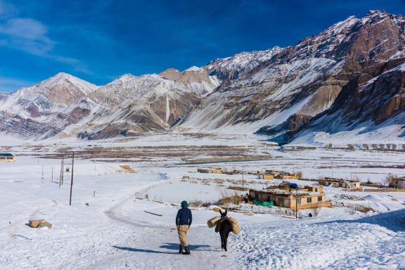 Le village de Pishu au Zanskar en hiver en Himalaya en Inde