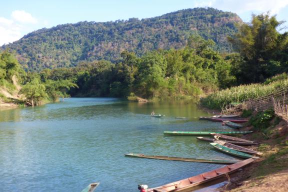 Trekking vers la rivière Xe Bang Fai dans la région de Khammouane