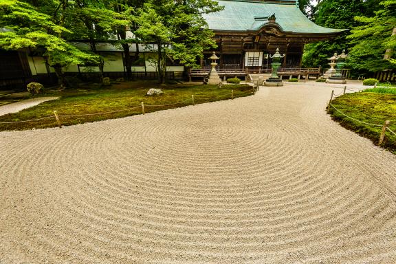 Visite du jardin Zen dans le temple de Jodo-in sur le mont Hei à Kyoto au Japon