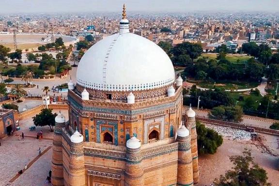 Randonnée vers le mausolée de Shah Rukn-e-Alam à Multan au Pakistan