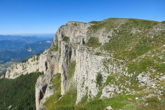 Trekking au bord des falaises du But Sapiau