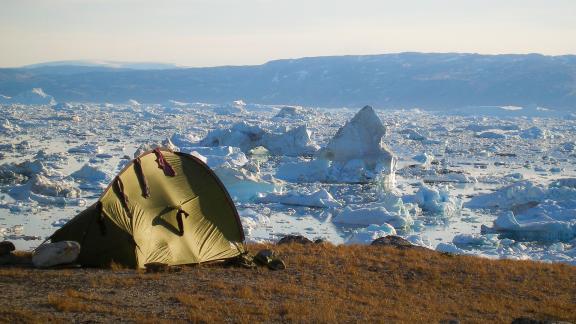 Trekking, bivouac et iceberg le long du fjord Serminik au Groenland