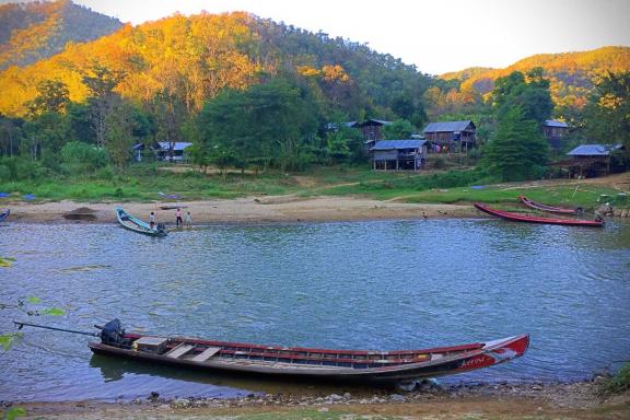 Trekking vers le village de Huay Pu Keng non loin de la frontière birmane