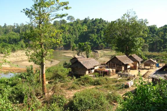 Randonnée vers un village habité par des Karen près de la frontière birmane