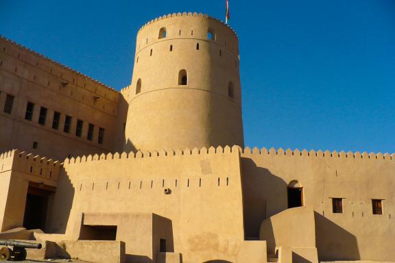 Voyage de découverte vers le fort de Nakhl en Oman