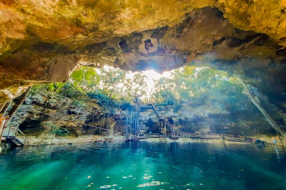 Découverte d'un cenote souterrain au Mexique