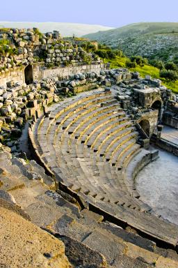 Découverte culturelle du théâtre du site archéologique d'Umm Qaïs près de Yarmouk