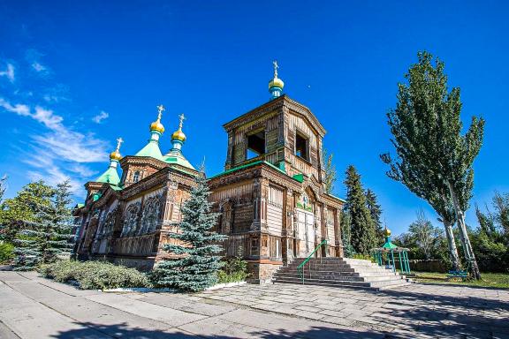 Découverte église karakol culture kirghize au pamir