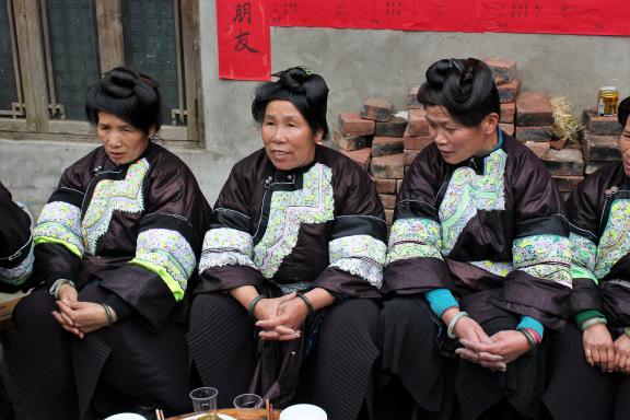 Rencontre de femmes du peuple dong au Guizhou oriental