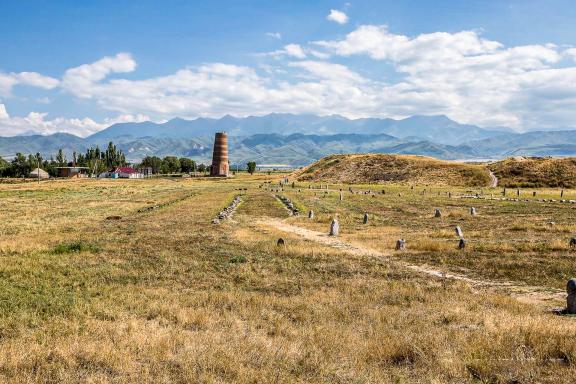 Voyage tour Burana, minaret Bishkek Kirghizistan