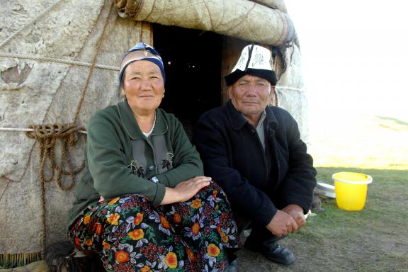 Couple de nomades à Song Kul