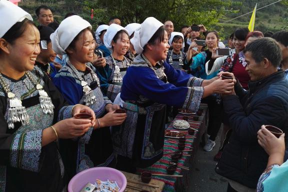 Rencontre avec des participants à la fête Duan des Shui au Guizhou oriental