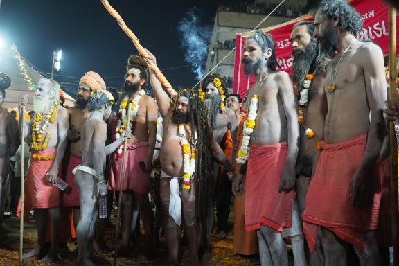 Voyage vers la fête de Maha Shivaratri au mont Girnar avec des Naga sadhus au Gujarat