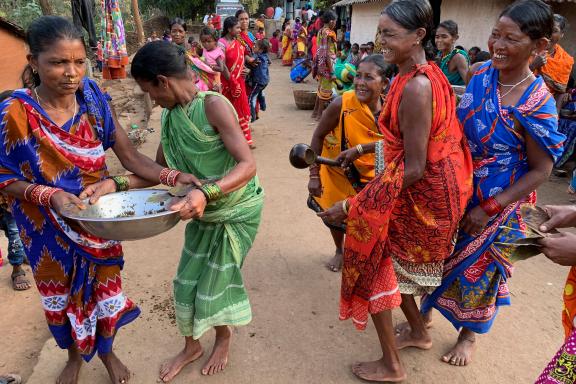 Trek vers des femmes du Bastar dans un marché
