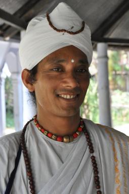 Rencontre avec un moine vaishnavite de Majulien Assam