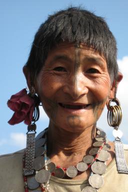 Randonnée vers une femme du peuple nocte en Arunachal oriental