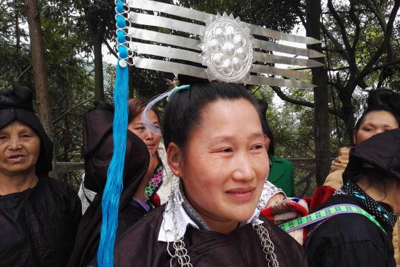 Rencontre avec une femme miao à la fête du Double Deux au Guizhou Oriental