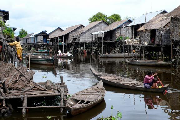 Trek vers le village de Kampong Phluk en bordure du lac Tonlé Sap