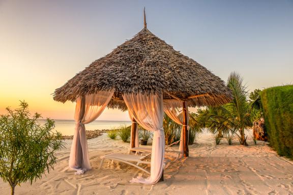 Détente sur la plage à Zanzibar