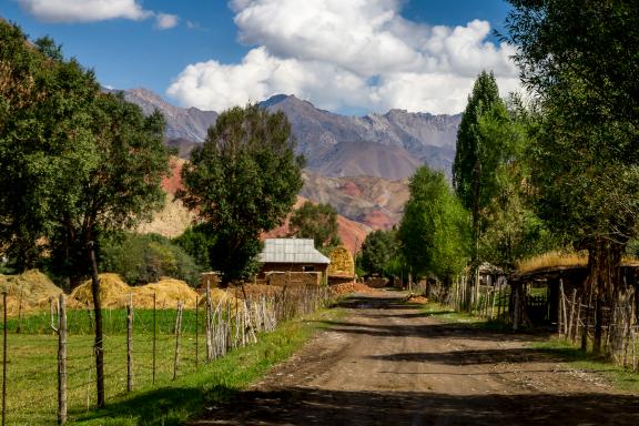 Randonnée autour du village de Kojo Kelen au Kirghizistan