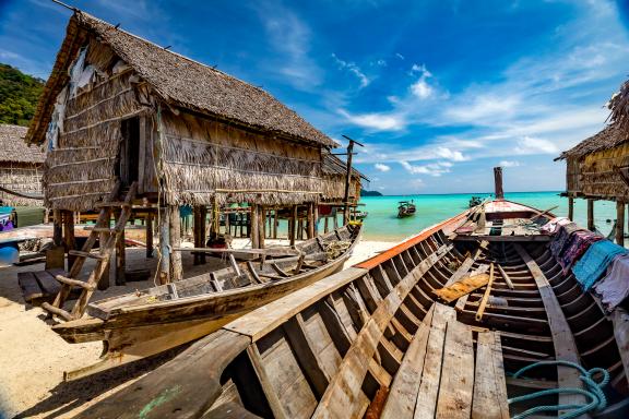 Immersion dans un village moken dans les îles Surin