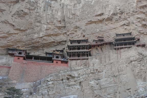 Trek vers le Monastère Suspendu accroché à une falaise de la région de Datong