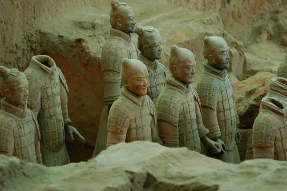 Voyage vers des soldats en terre cuite près de Xian