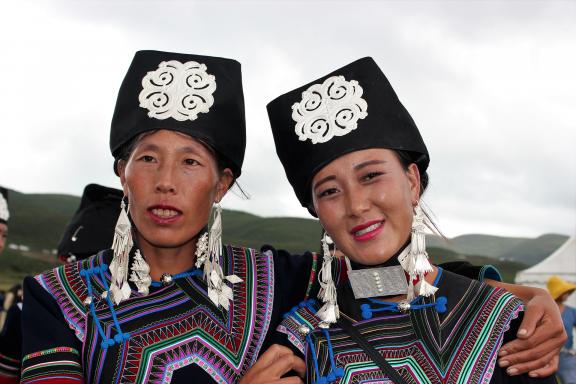 Immersion avec des femmes yi au Festival des Torches dans les Grandes Montagnes Froides