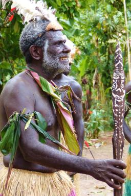 Rencontre avec un danseur bougainvillais dans la région de Siwai