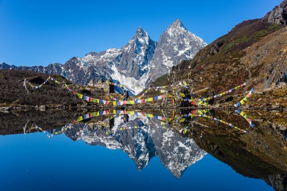 Kalo Pokhari sur la Shipton trail dans la région du Makalu au Népal