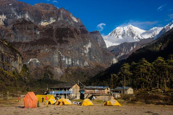 Le camp de Yangle Kharka camp à 3680 m m dans la région du Makalu au Népal