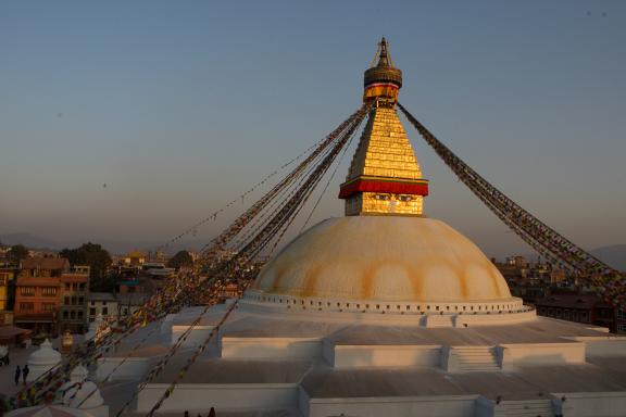Vue plongeante sur le stupa de Botnath à Kanthmandu